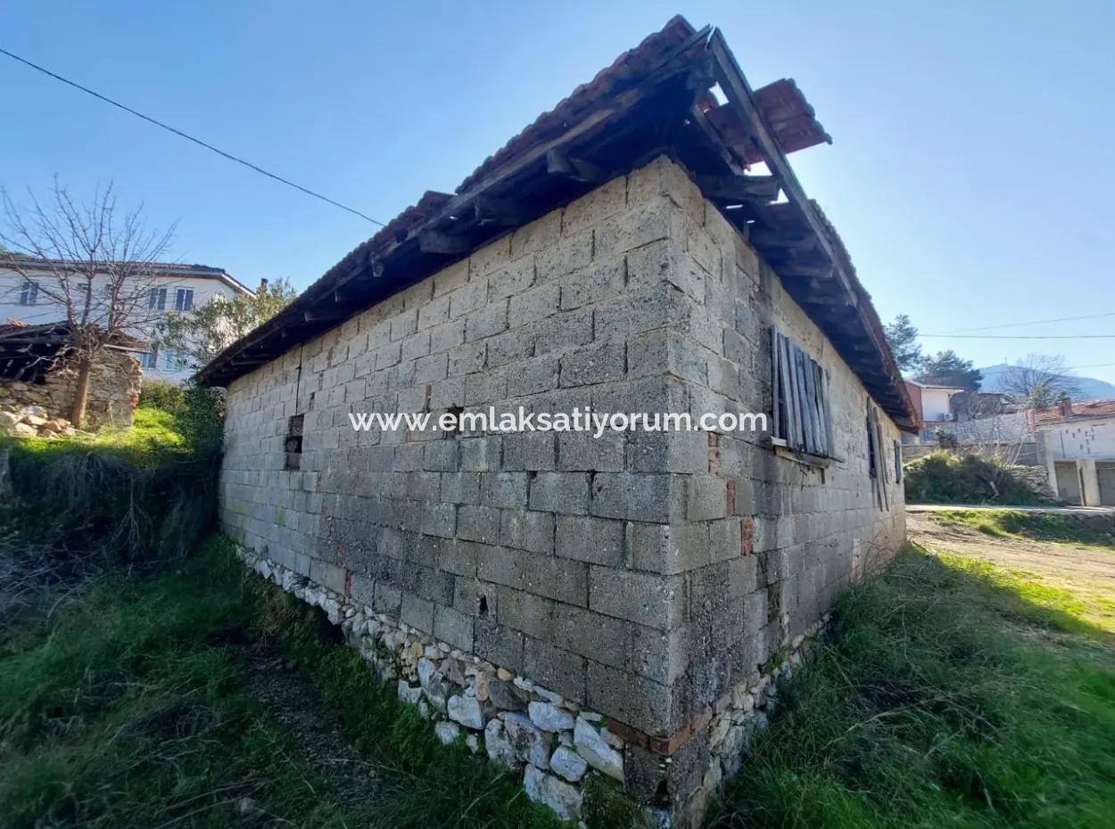 Dorfhaus Zum Verkauf Auf 650 M2 Grundstück In Ortaca Gökbelde