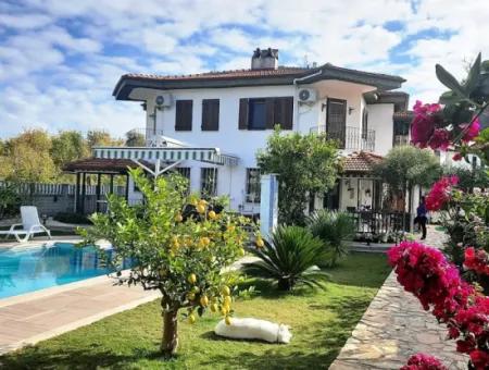 Mugla Dalyan 845 M2 Grundstück 6+ 2 Villen Mit Pool Zum Verkauf