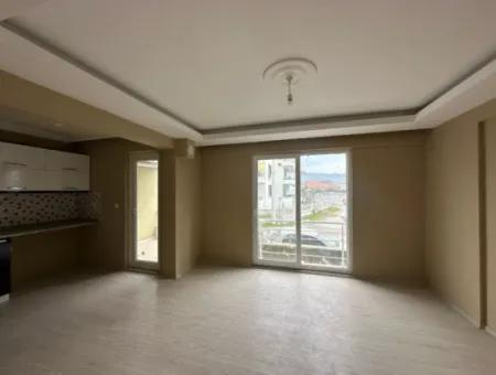 Zu Verkaufen In Ortaca Karaburun, 60 M2, 2 In 1 Wohnung