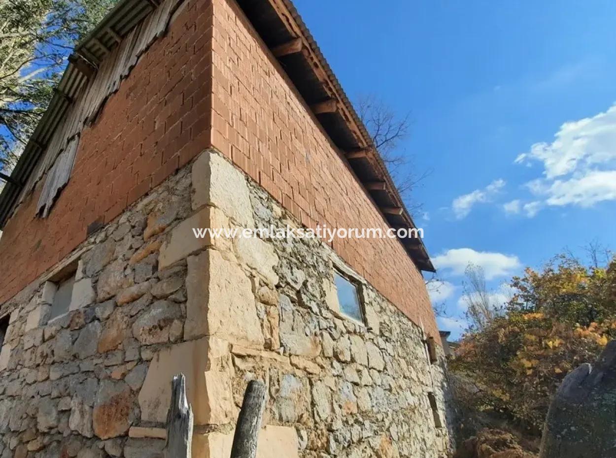 Çameli Cevizli Bargain Barn And 2650 M2 Land For Sale