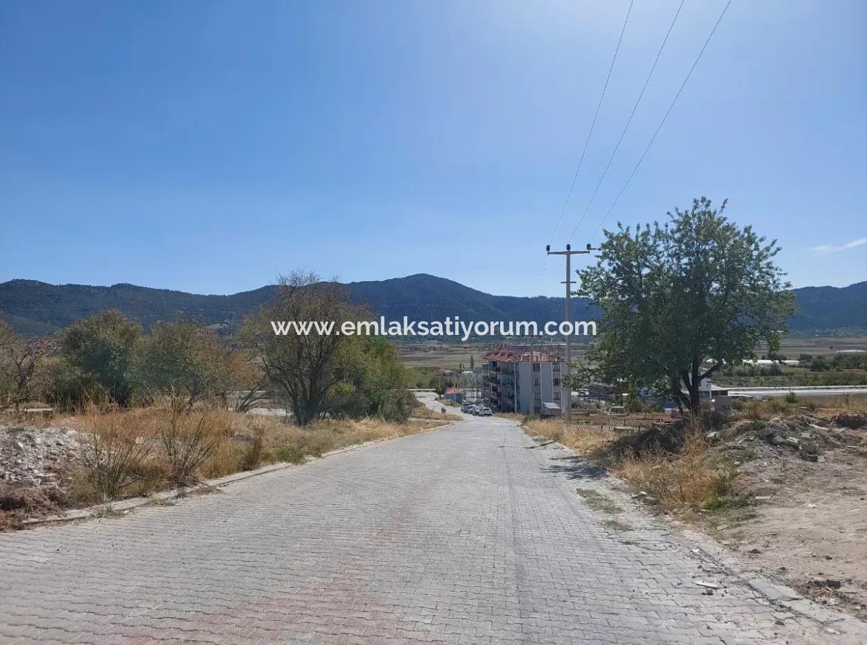 500M2 Land In The Center Of Çameli In Return For A Ready-Made Floor With A Construction License