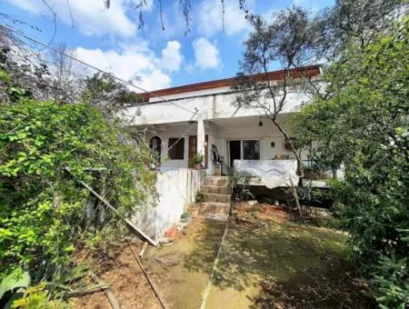 2-Storey House And Old Village House For Sale On 1532 M2 Plot In Köyceğiz Topar