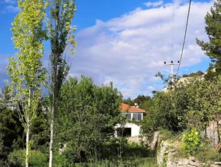 Land With 2 Houses In Denizli Çameli Ericek For Sale