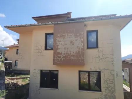 For Sale In Çamelide 300 M2 Triplex On 400 M2 Detached Plot