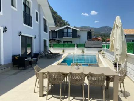 Dalyanda Detached 4 In 1 Luxury Villa With Swimming Pool For Rent Until May 1