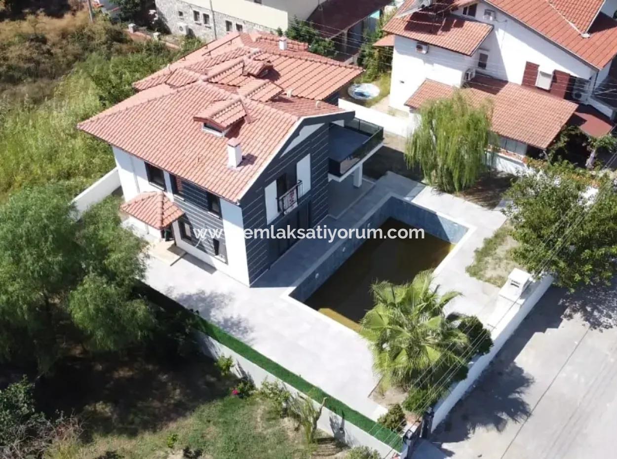 Muğla Dalyanda 520 M2 Arsada 230 M2 5+1 Ultra Lüks Villa Satılık