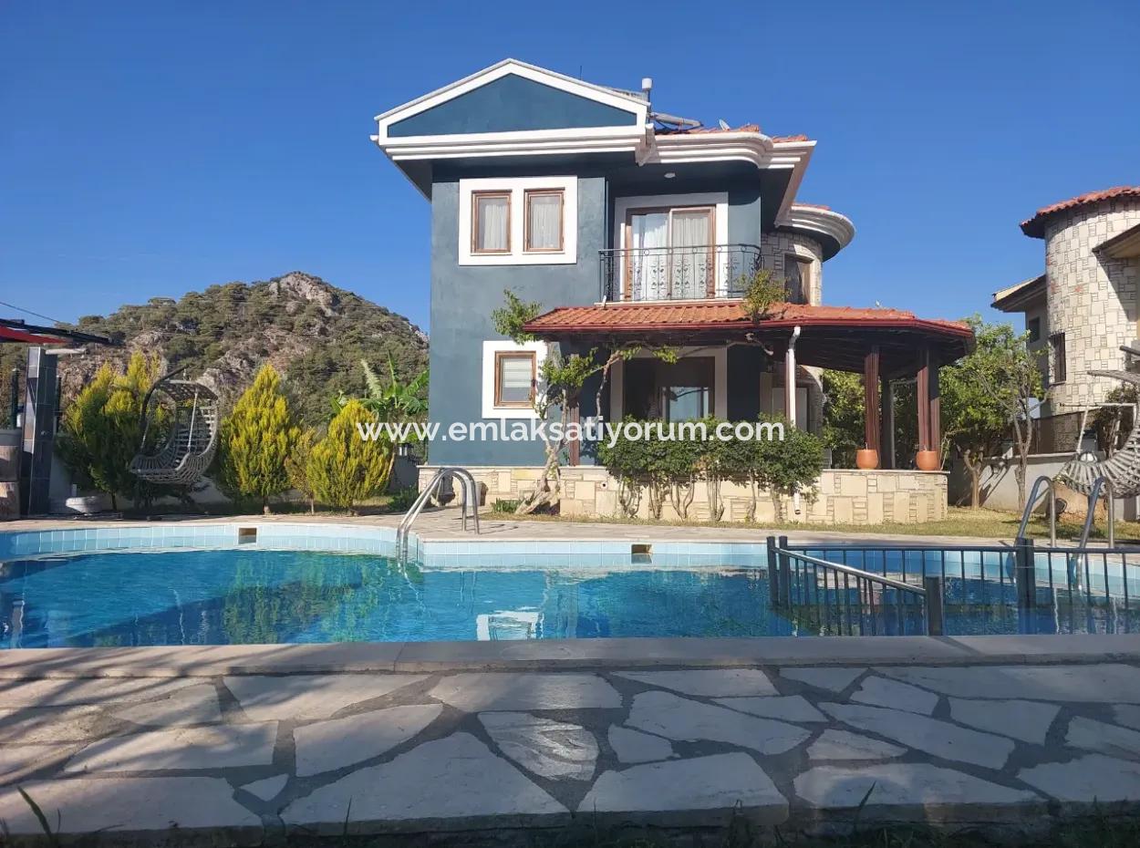 Muğla Dalyanda Satılık 566 M2 Arsada, 3+1 Müstakil Villa