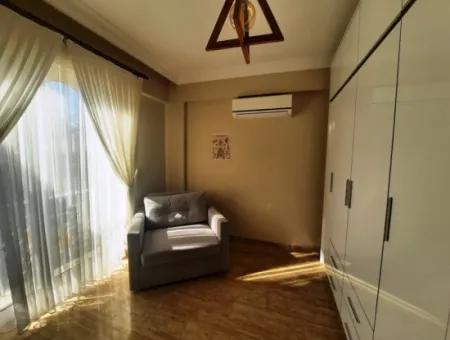 Muğla Ortaca Okçularda 200 M2 5+1 Yüzme Havuzlu Müstakil Eşyalı Villa Yıllık Kiralık