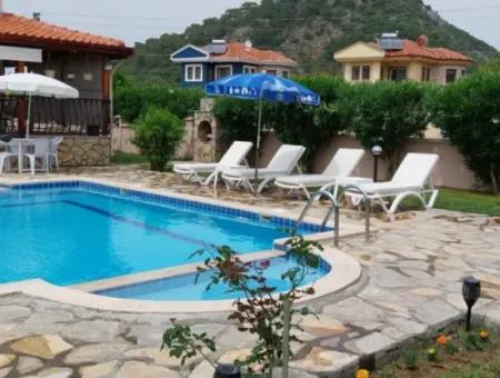 Muğla Dalyanda 580 M2 Müstakil Arsada, Yüzme Havuzlu 3+1 Villa Satılık