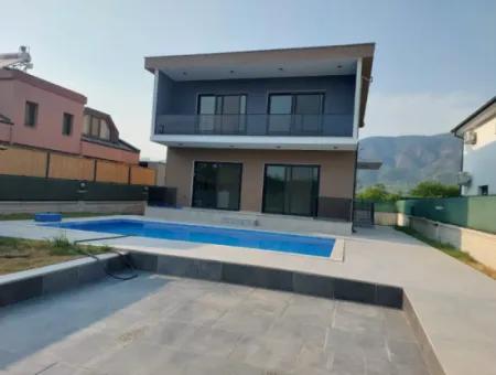 Muğla Köyceğiz De 4+1 Müstakil Havuzlu Villa Satılık