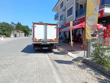 Ortaca Merkezde Satılık 170M2 Dükkan