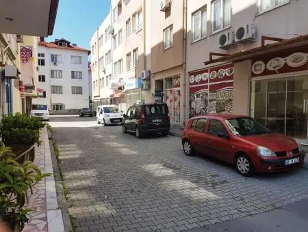 Ortaca Merkezde Satılık Bodrum Katlı Dükkan